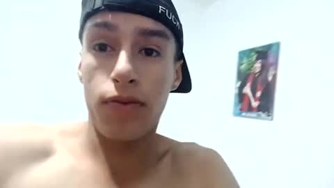 yeisongomezz online show from February 9, 1:23 am