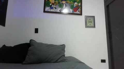 yeisongomezz online show from September 14, 9:22 am