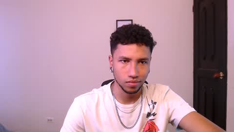 Yeff ind. model  online show from December 17, 5:26 pm