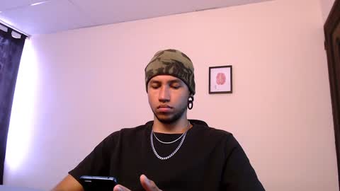 Yeff ind. model  online show from December 12, 6:21 pm