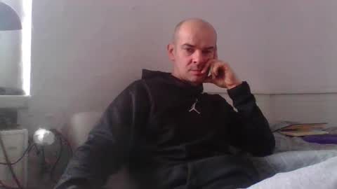 yewloo online show from March 1, 9:09 am