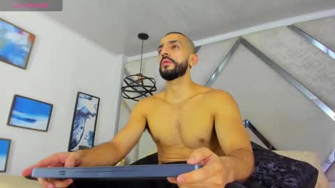 Yiyo online show from January 14, 4:04 am