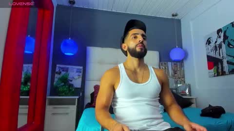 Yiyo online show from December 17, 4:20 am