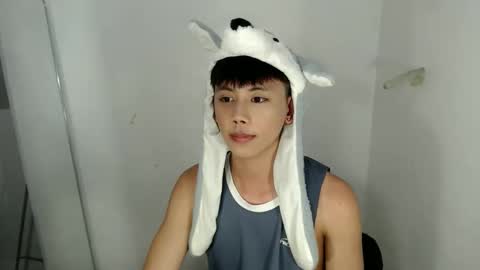 ynotyu online show from April 8, 6:05 pm