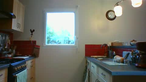 Yoann online show from November 28, 9:33 am