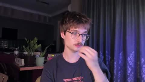 Max online show from July 21, 10:01 pm