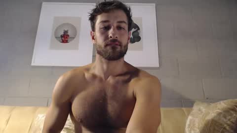 Yoooups online show from November 2, 9:30 pm