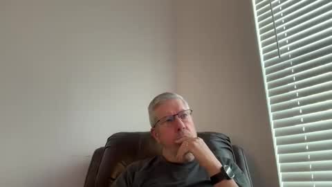 Colorado Guy Straight online show from December 17, 3:17 pm