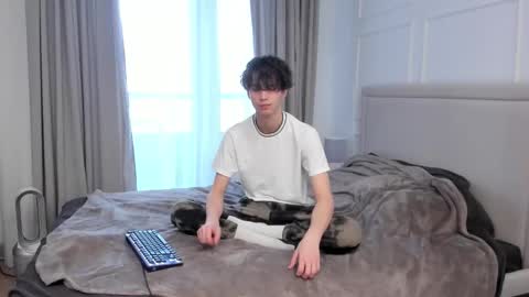 your_shy_guy online show from March 2, 6:36 am