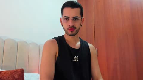 YOURBOYNEXTDOOR online show from December 17, 8:34 am