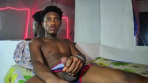 Yourdaddy2005 online show from February 26, 7:32 am