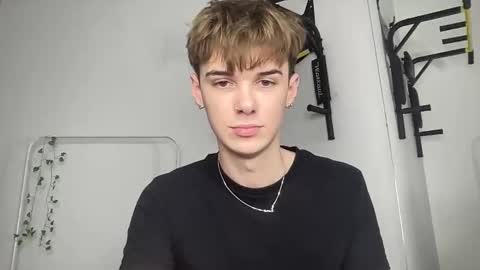 yoursweetyguy online show from December 22, 2:14 pm