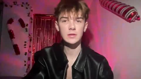 yoursweetyguy online show from January 9, 2:55 pm