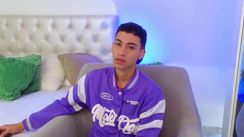 yulian_vasquez online show from February 10, 12:43 pm