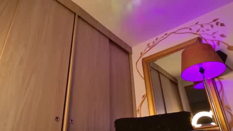 Snapshot of yulianpereira25 chatting on February 16, 2:10 pm yulian 2811 online show from February 16, 2:10 pm