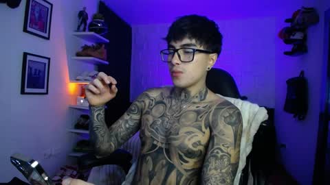 zac_muller1 online show from April 10, 7:37 am