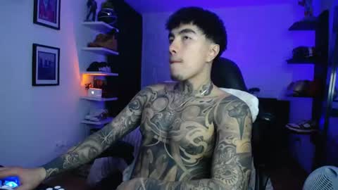 zac_muller1 online show from July 2, 5:02 am