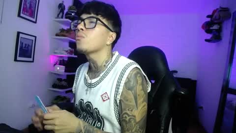 zac_muller1 online show from January 17, 4:26 am