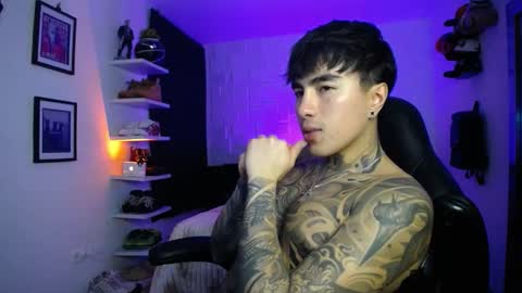 zac_muller1 online show from March 11, 5:36 am