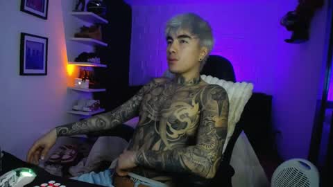 zac_muller1 online show from May 24, 12:27 am