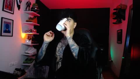 zac_muller1 online show from November 25, 7:10 am