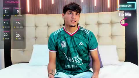 zack23__ online show from June 27, 3:20 am