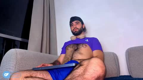 zack_sullivan22 online show from December 20, 5:36 am