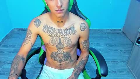 BiG Zafiro online show from February 12, 11:27 am