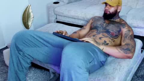 INSTAGRAM yormanfit7 online show from September 23, 10:58 am