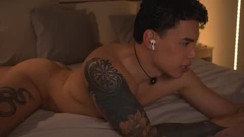 zamuel    -15  off  online show from April 9, 10:05 pm