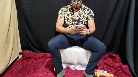 ZarfhHot online show from May 9, 1:28 am