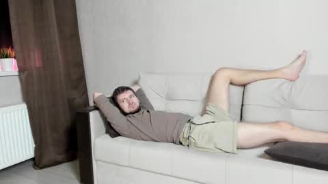 Andrew online show from October 25, 3:30 am