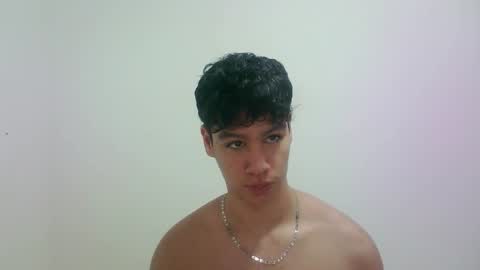 Snapshot of zeus_183 chatting on October 22, 12:13 am zeus_183 online show from October 22, 12:13 am