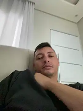 alexsandropllt online show from February 3, 1:38 pm