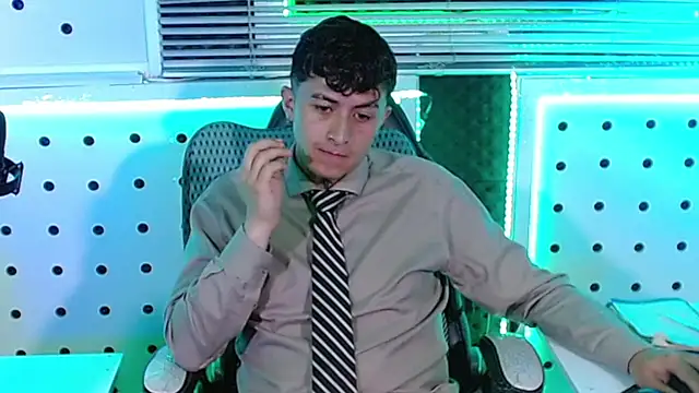 Darko0717 online show from September 17, 1:56 pm