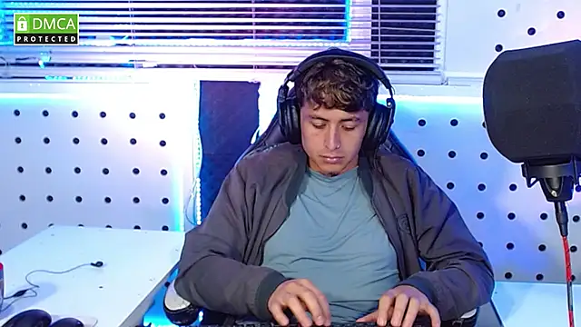 Darko0717 online show from October 12, 4:45 pm