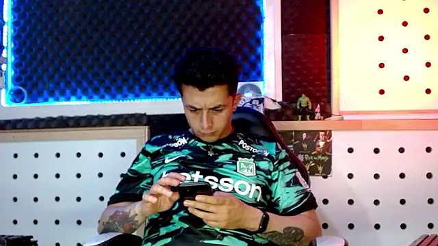 Darko0717 online show from December 9, 1:07 am