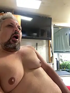 tank32s online show from October 12, 7:30 pm