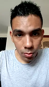 JohanyLatino online show from April 2, 9:33 pm