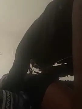 Snapshot of BD2LONG chatting on February 18, 10:36 pm BD2LONG online show from February 18, 10:36 pm