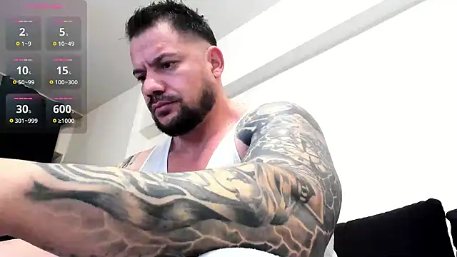 musclemonster31 online show from February 20, 6:26 am