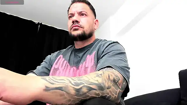 musclemonster31 online show from October 30, 9:49 pm