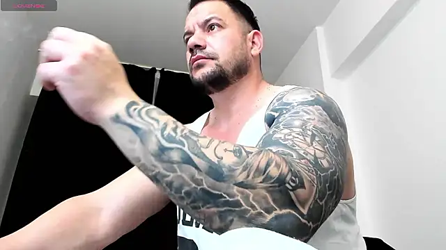 musclemonster31 online show from January 14, 1:32 am