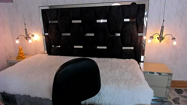 Jiggly   online show from April 8, 1:39 am