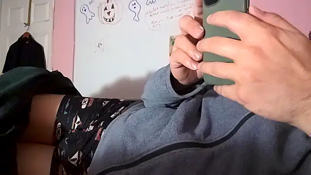 Snapshot of uncuthubs chatting on October 30, 4:25 am uncuthubs online show from October 30, 4:25 am