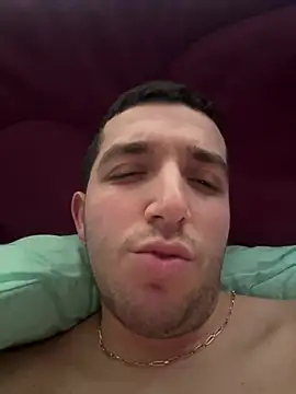 Snapshot of strange6696 chatting on March 18, 10:17 am strange6696 online show from March 18, 10:17 am