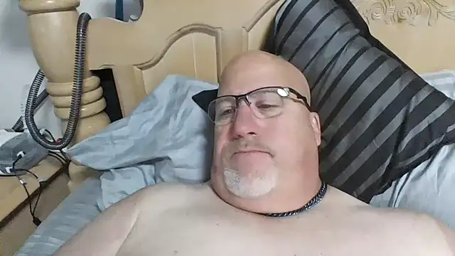 Snapshot of Bigbear0563 chatting on October 15, 4:25 pm Bigbear0563 online show from October 15, 4:25 pm