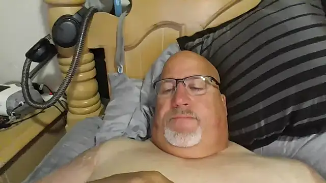 Snapshot of Bigbear0563 chatting on September 10, 4:49 pm Bigbear0563 online show from September 10, 4:49 pm