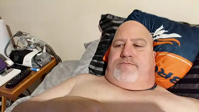 Snapshot of Bigbear0563 chatting on January 8, 8:39 pm Bigbear0563 online show from January 8, 8:39 pm
