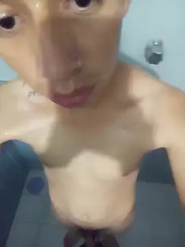 adri uwu online show from December 10, 5:17 am